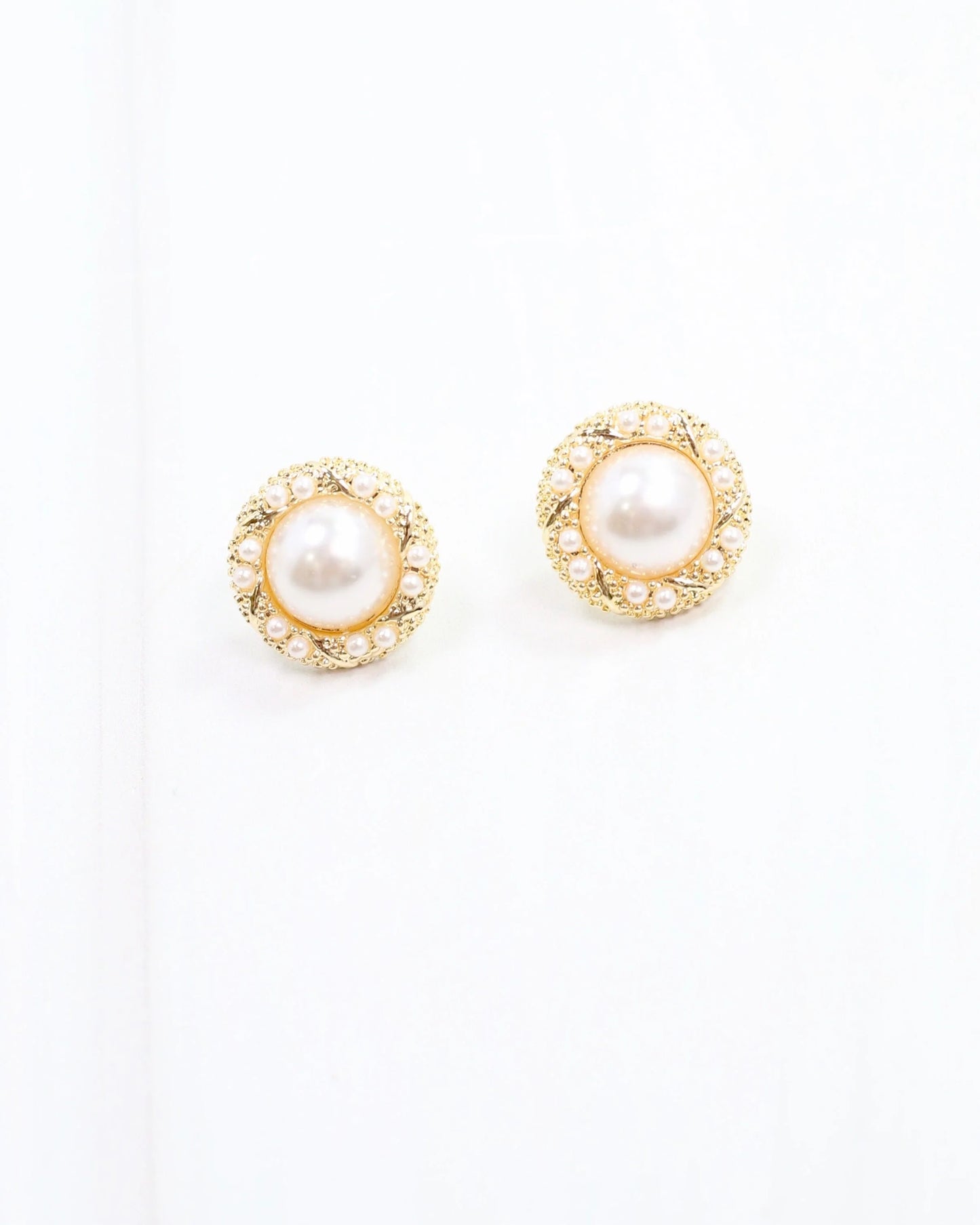 Raize Embellished Pearl Earring Gold